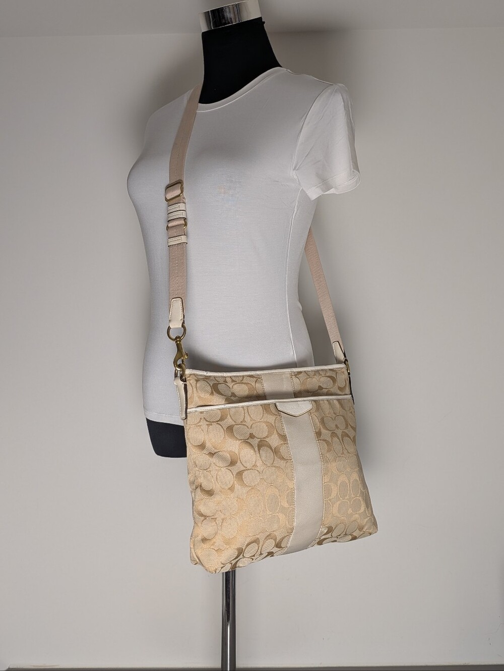 Coach Womens Canvas Handbag Purse Tan, White Leather Signature Beige